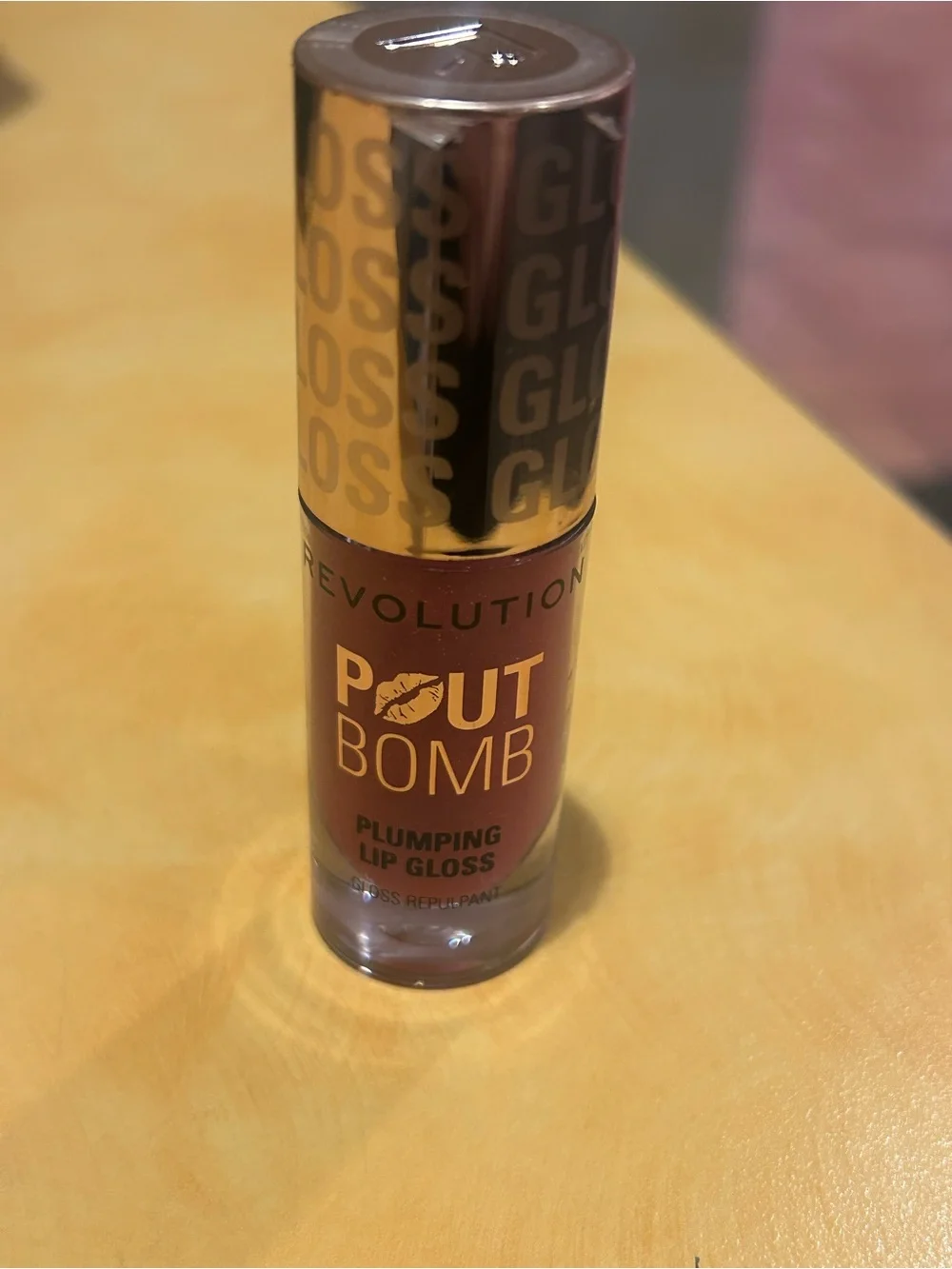 Revolution POUT BOMB PLUMPING LIP GLOSS